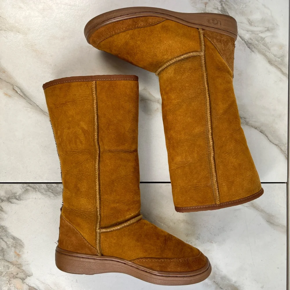 VTG UGG Wmn's Ultimate Tall Tasman Braided Brown Suede Shearling Winter Boots, 7